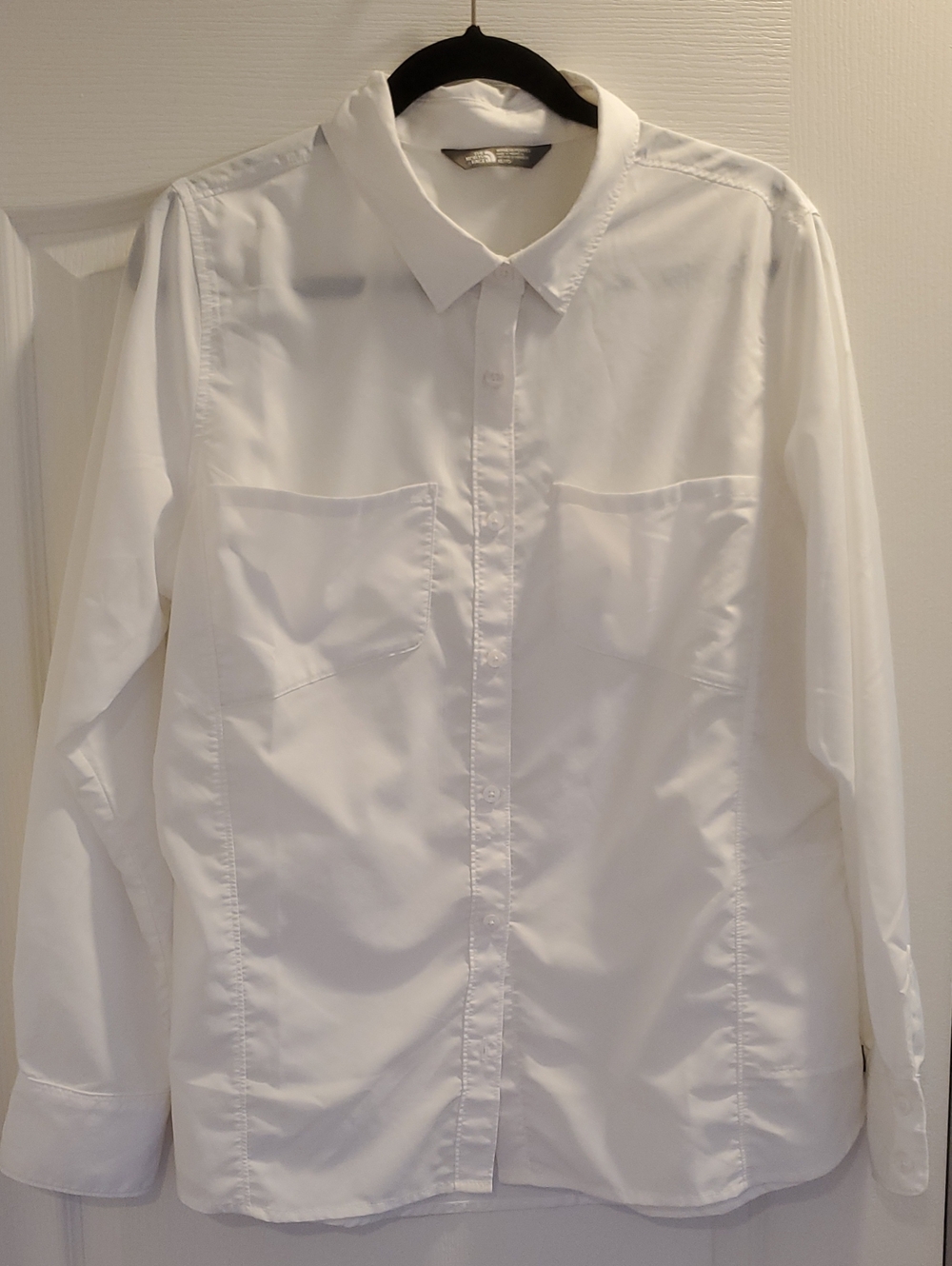 The North Face White Women's Long-Sleeve Button Shirt